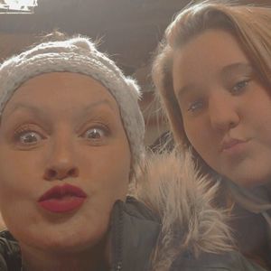 Meet your Posher, Hayley